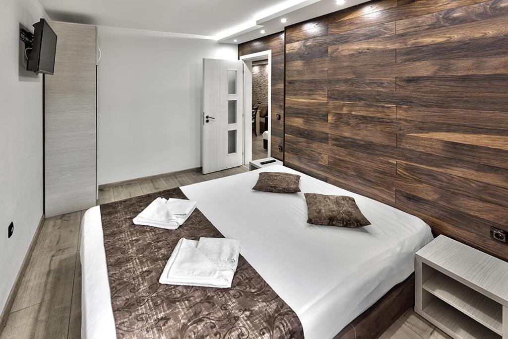 Hotel Elit ซันดันสกี ภายนอก รูปภาพ